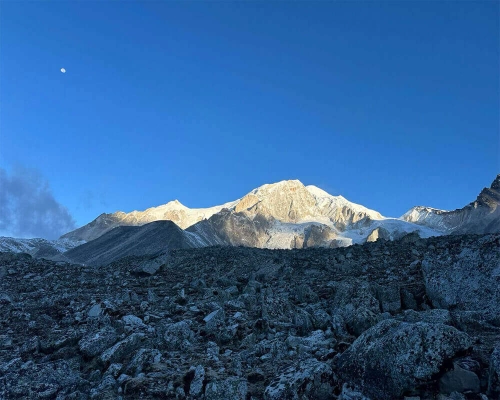 Luxury Manaslu Circuit Trek